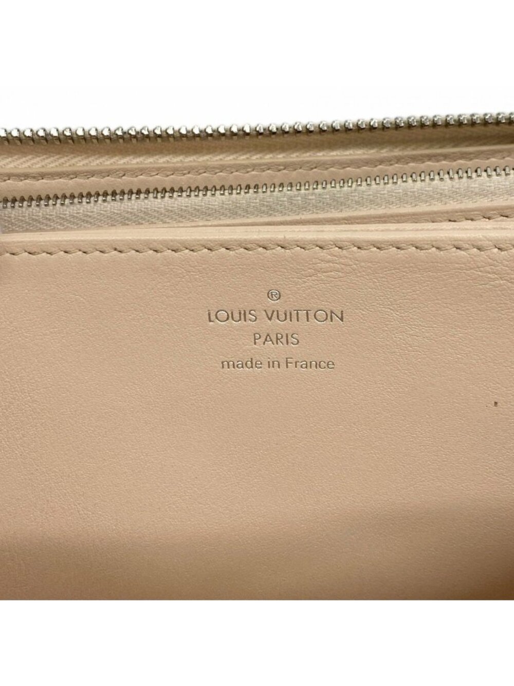 Louis Vuitton Wallet Mahina Zippy Galle - Picture 4 of 7